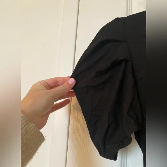 Short puffy sleeve bodysuit! - Picture 3 of 4